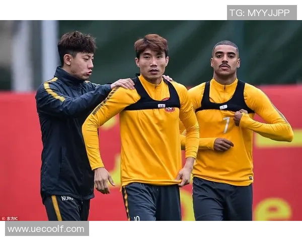 广州恒大与大阪樱花的巅峰对决展现中日足球实力的较量与魅力 广州恒大与大阪樱花的巅峰对决展现中日足球实力的较量与魅力